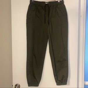 Vans Medium womens army green pants